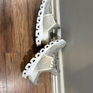 ON Women's Athletic Shoes - Gray and White